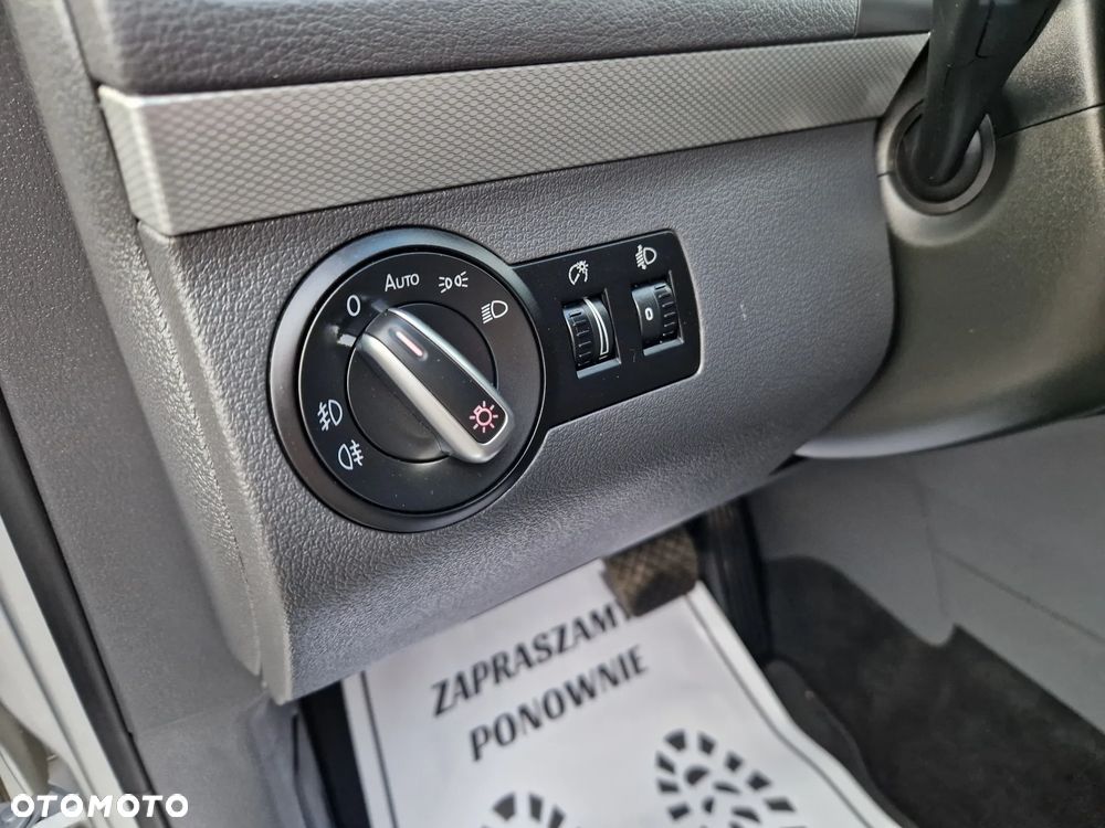 Volkswagen Touran 1.6 TDI DPF DSG Highline - 18