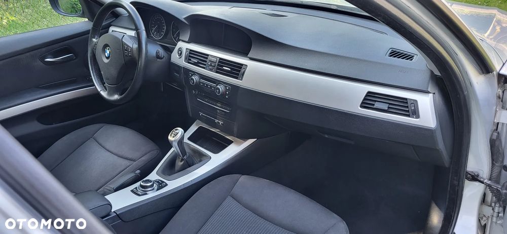 BMW Seria 3 318i - 7