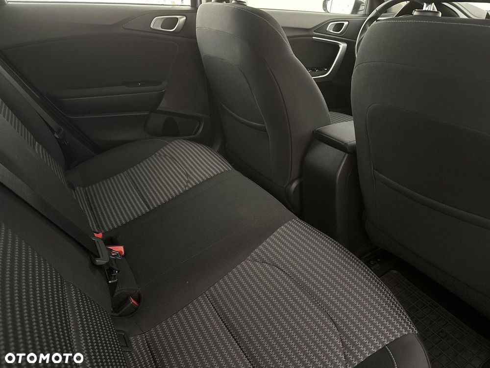 Kia Ceed - 22
