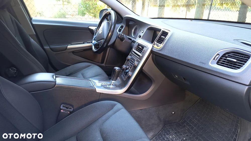 Volvo S60 2.0T Powershift Kinetic - 12
