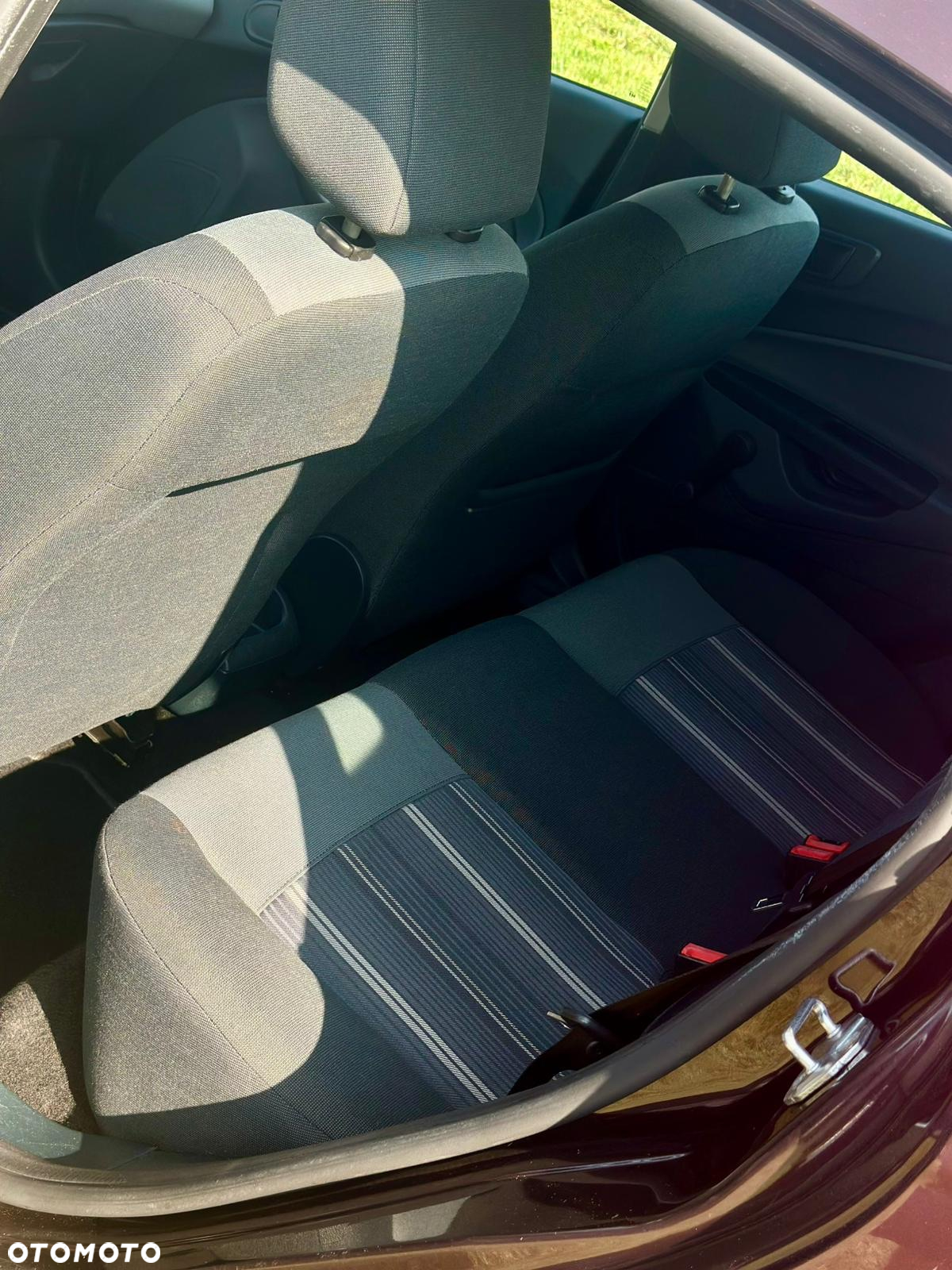 Ford Fiesta - 12