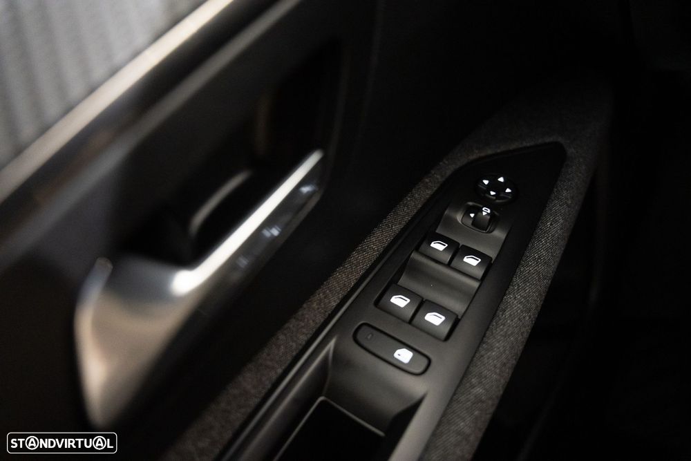 Peugeot 3008 1.2 PureTech Allure EAT8 - 19