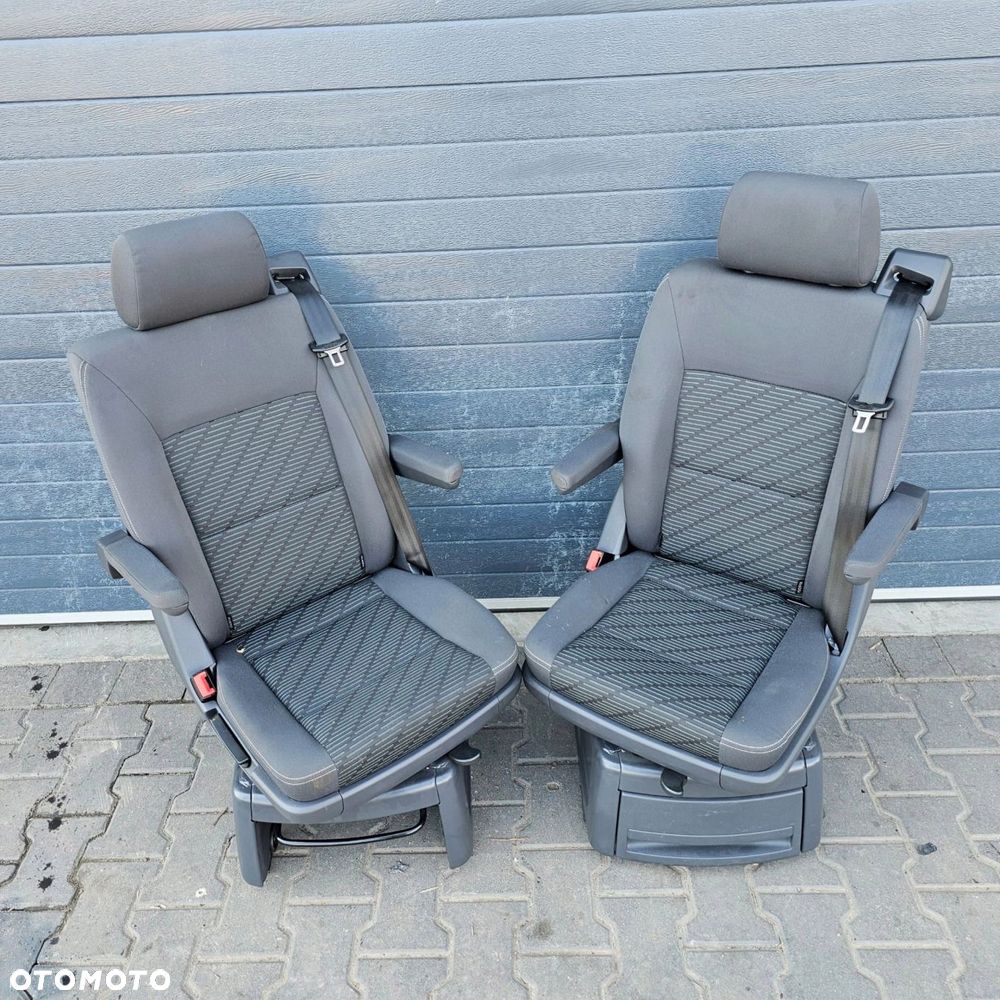 VW T5 T6 MULTIVAN fotel obrotowy tył II RZĄD ANTRACYT CHEYENNE - 1
