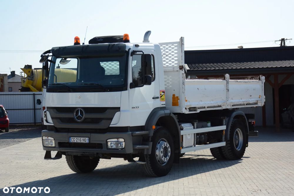 Mercedes-Benz Axor 1833 / 2012r. / 4x2 / Niski przebieg / Świeżo sprowadzony - 10