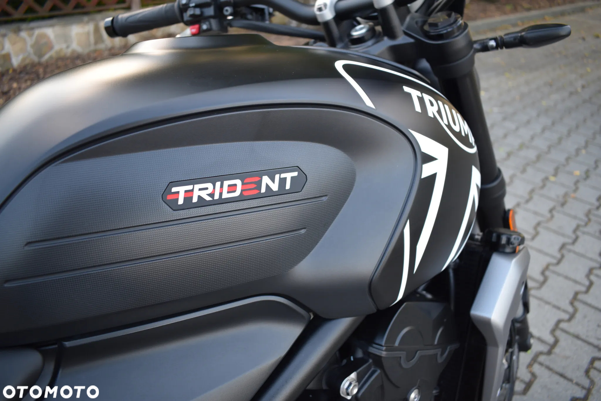 Triumph Trident - 32