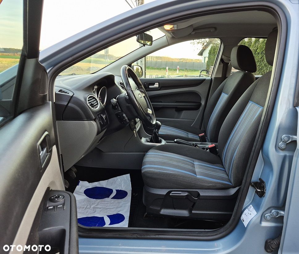 Ford Focus 1.8 Titanium - 9