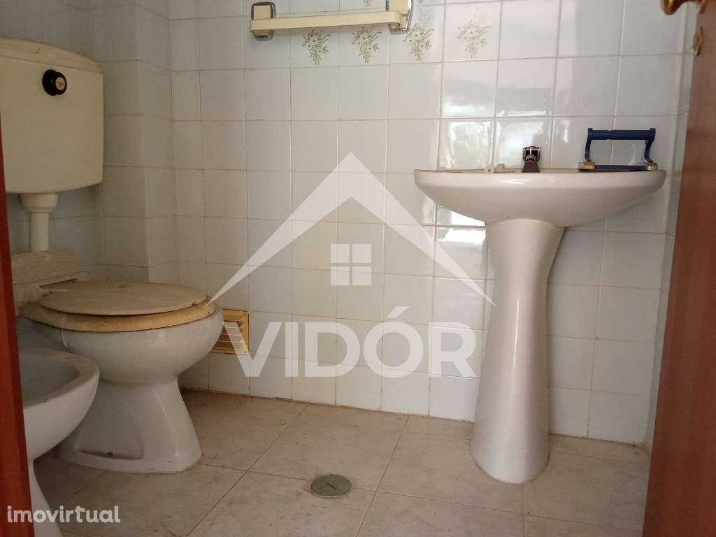 Loja com 31m2 no Mercado Municipal da Baixa da Banheira - Grande imagem: 3/7