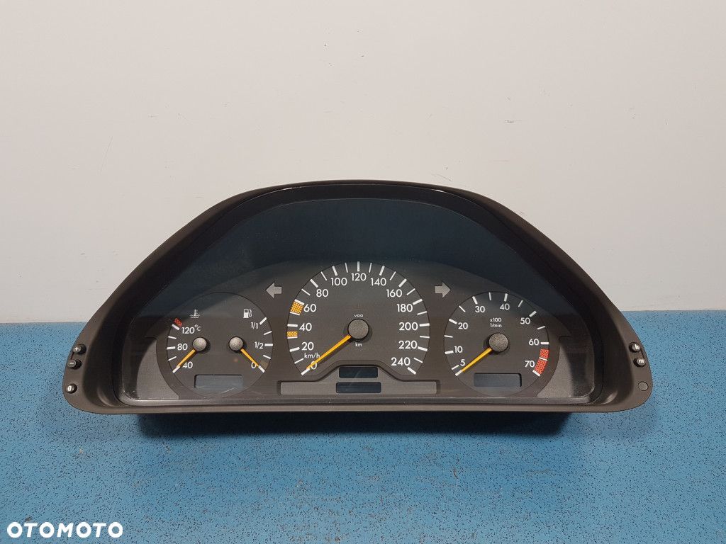 MERCEDES CLK W208 LICZNIK 2085401911 - 1