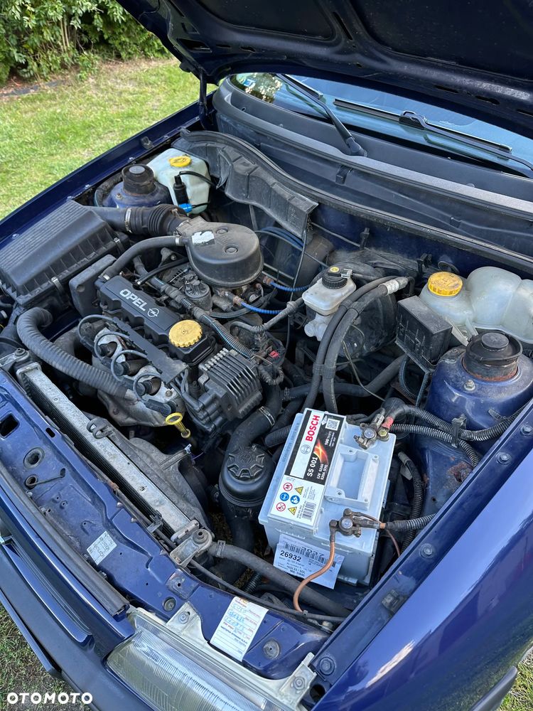 Opel Astra 1.6 - 10