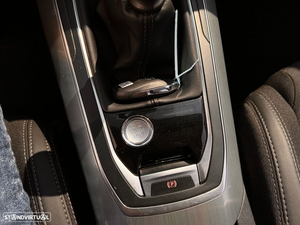Peugeot 308 1.2 PureTech Allure - 26