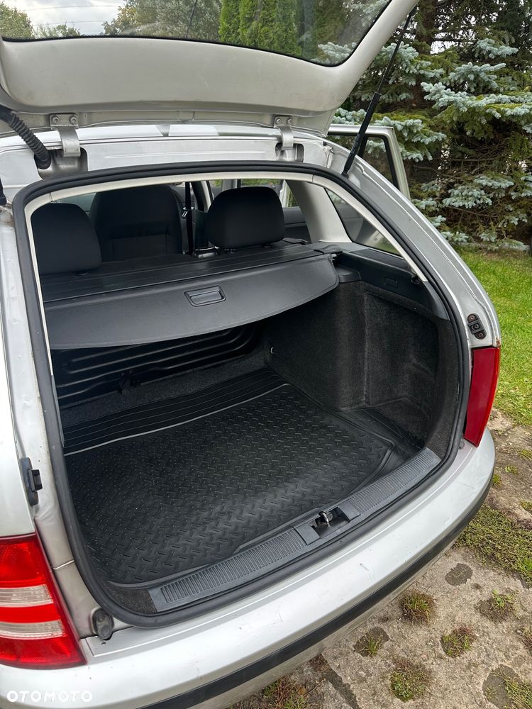 Skoda Fabia 1.4 16V Celebration - 10