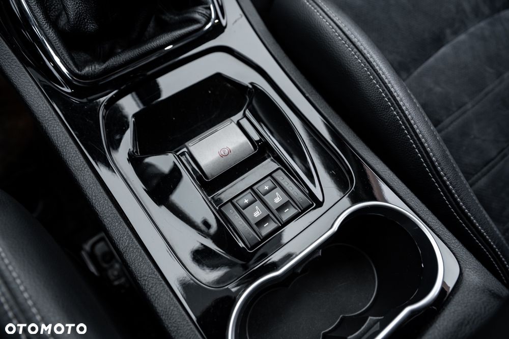 Ford S-Max 2.0 TDCi DPF Trend - 33