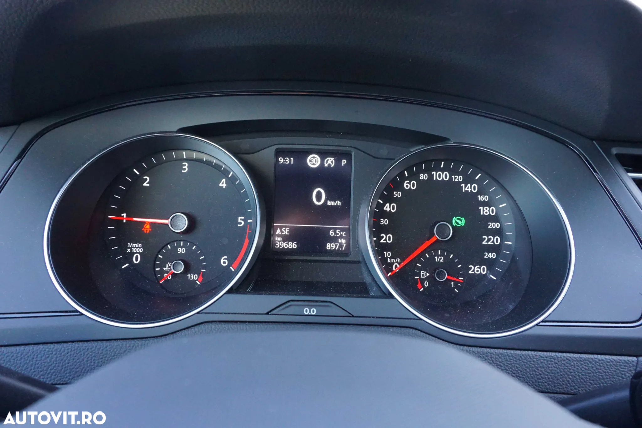 Volkswagen Passat 2.0 TDI DSG Advance - 18