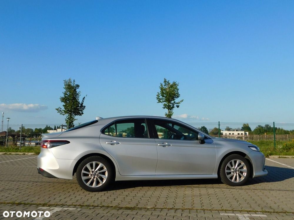 Toyota Camry - 16