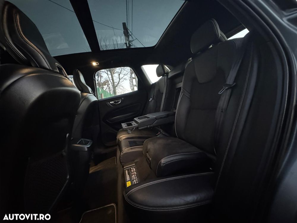 Volvo XC 60 T5 AWD Geartronic RDesign - 24