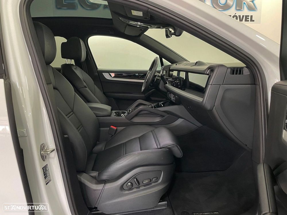 Porsche Cayenne Coupé E-Hybrid - 23