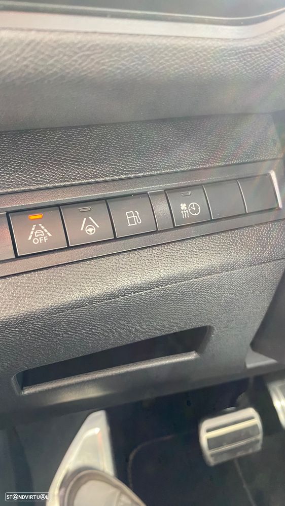 Peugeot 3008 1.6 Hybrid GT e-EAT8 - 29