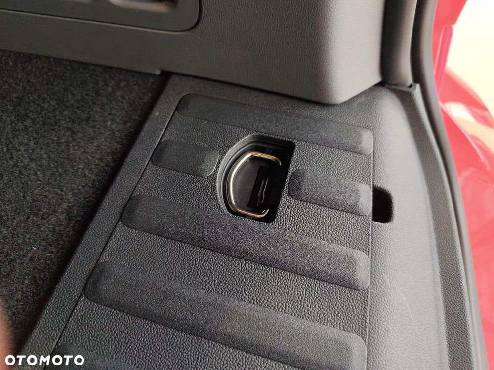 Volkswagen Caravelle - 36