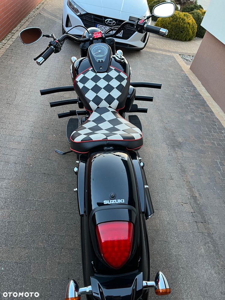 Suzuki Intruder - 6