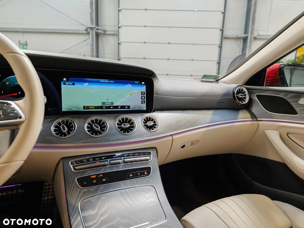 Mercedes-Benz CLS 300 d 4-Matic AMG - 24