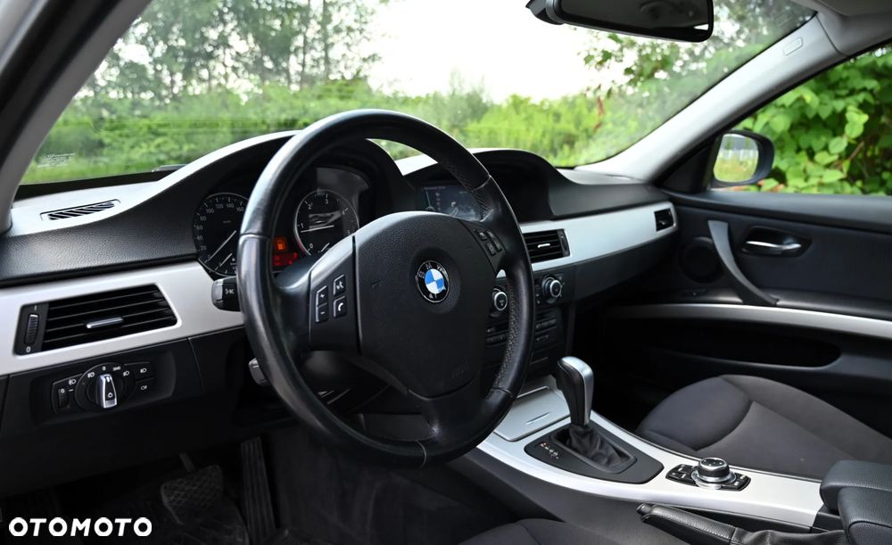 BMW Seria 3 - 23