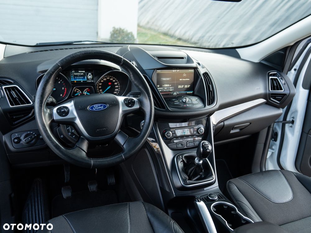 Ford Kuga 2.0 TDCi 2x4 Titanium - 28