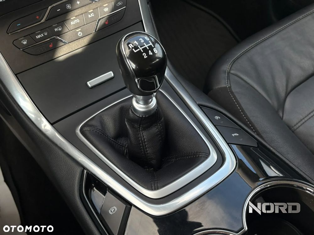 Ford Galaxy 1.5 EcoBoost Titanium - 25