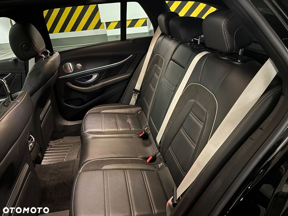 Mercedes-Benz Klasa E AMG 63 S 4Matic+ T AMG Speedshift MCT-9G - 34