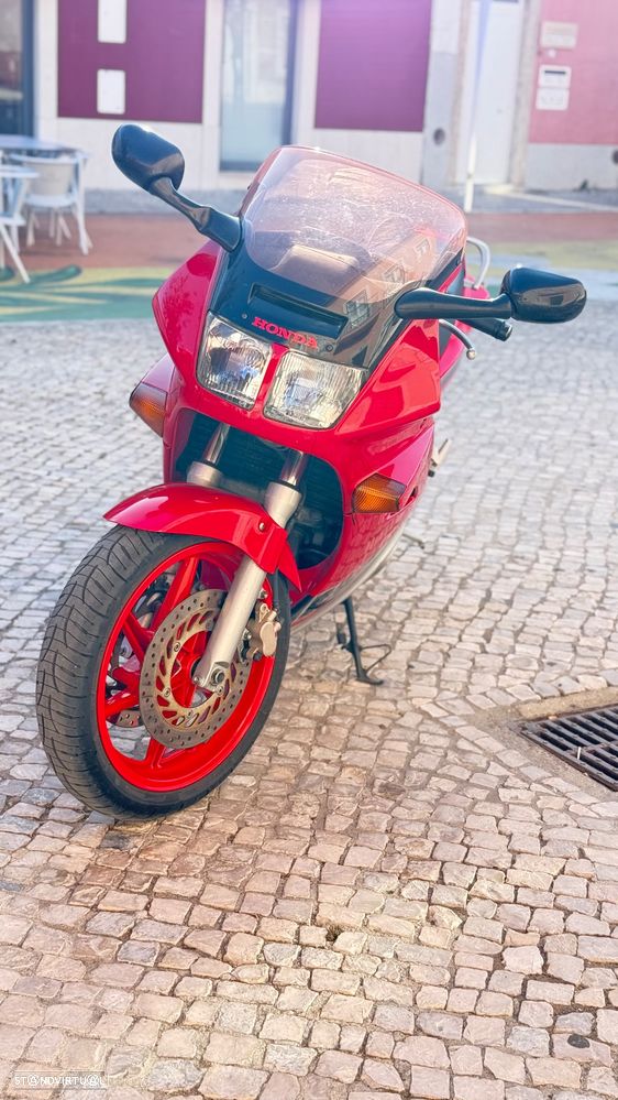 Honda VFR - 10