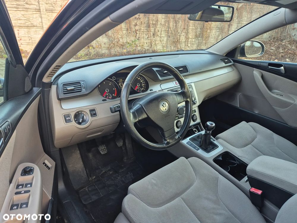 Volkswagen Passat 2.0 TDI DPF Highline - 5
