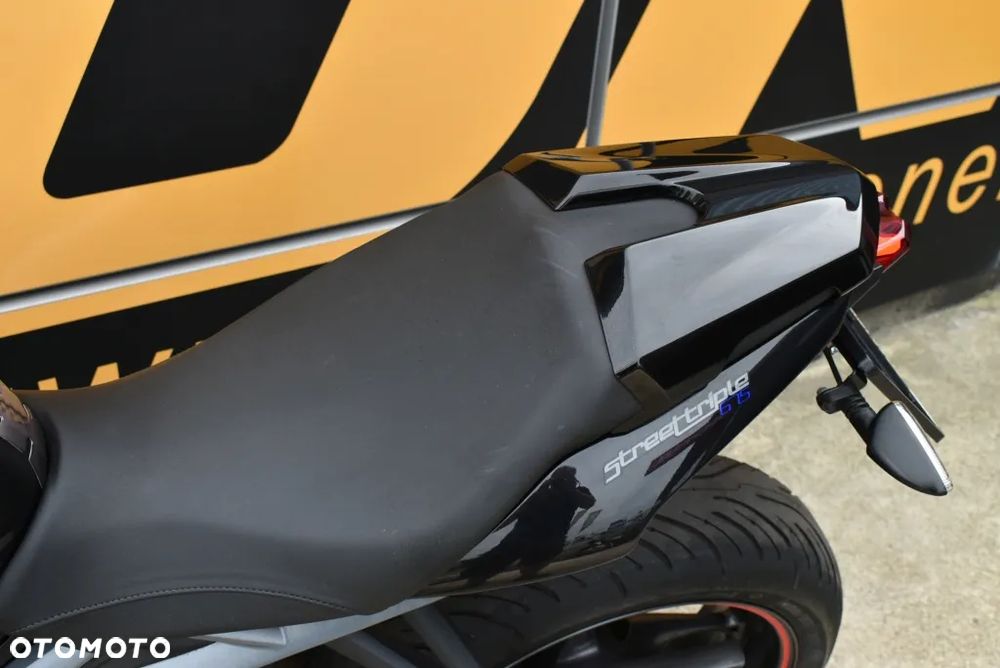 Triumph Street Triple - 13
