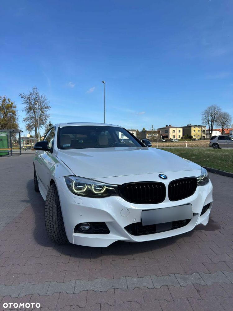 BMW Seria 3 330i xDrive M Sport - 1