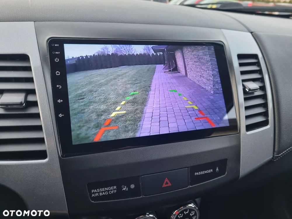 Mitsubishi Outlander - 26