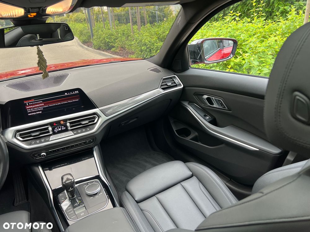 BMW Seria 3 330i xDrive M Sport - 13