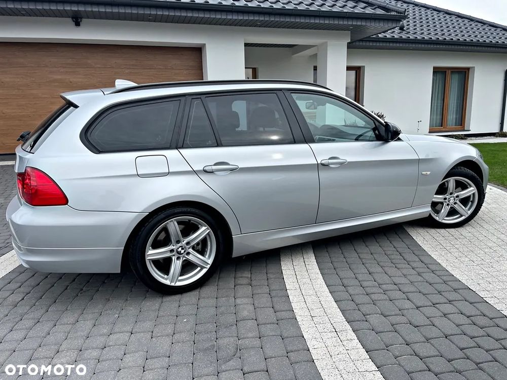 BMW Seria 3 318d DPF Touring Edition Exclusive - 11