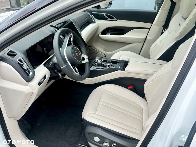Hongqi HS3 - 3