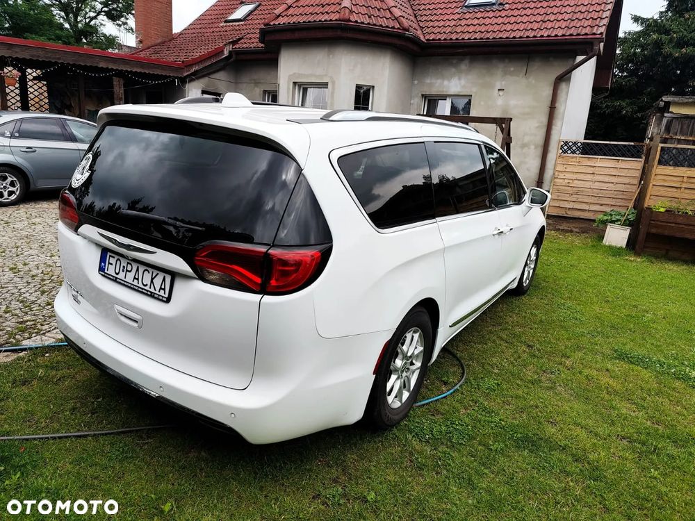 Chrysler Pacifica - 22