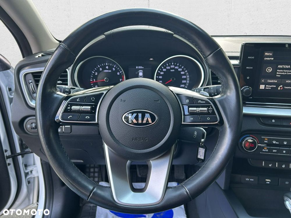 Kia XCeed - 16