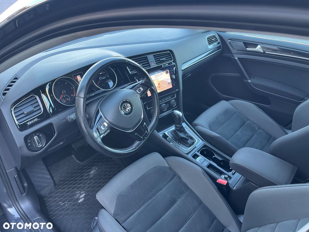 Volkswagen Golf 2.0 TDI (BlueMotion Technology) DSG Comfortline - 23