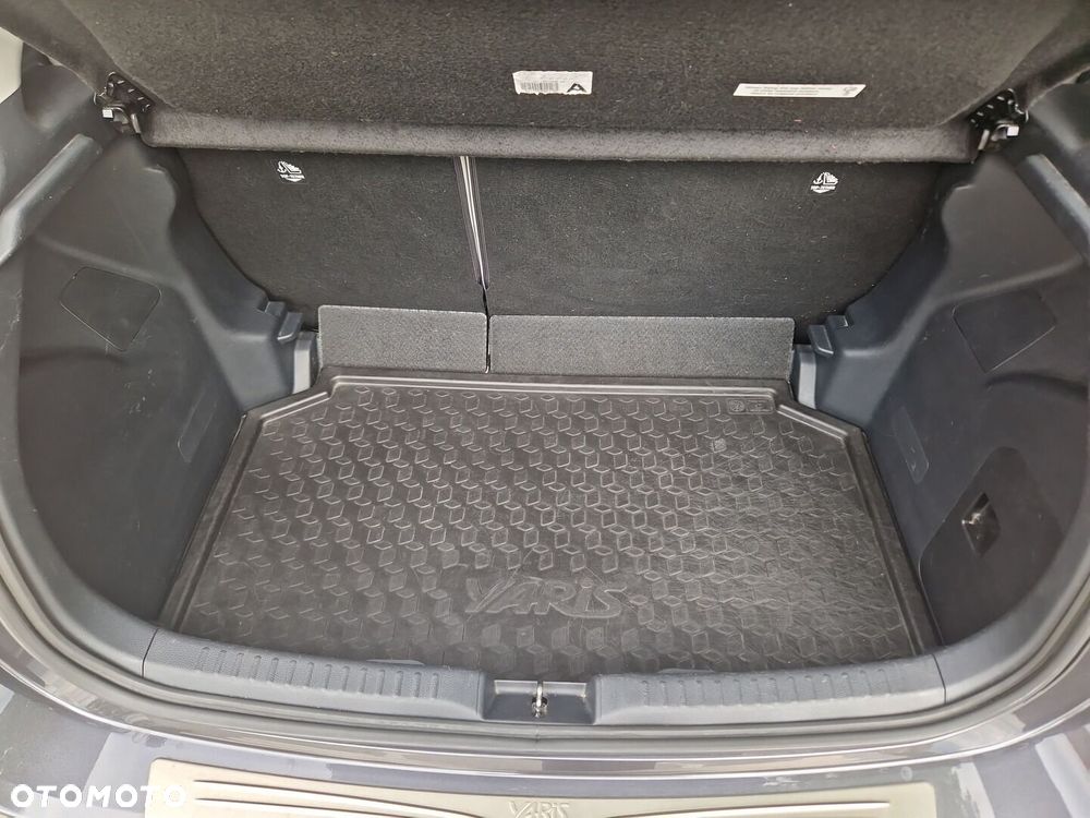 Toyota Yaris - 17