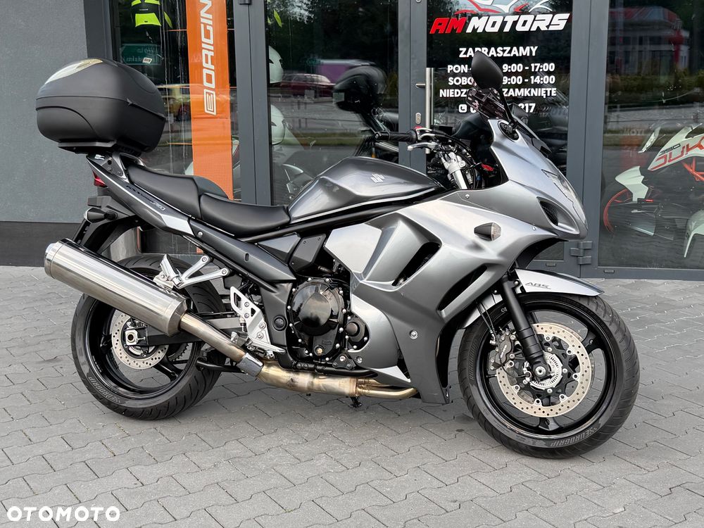 Suzuki GSX - 2