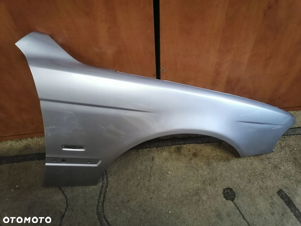 błotnik prawy przód przedni bmw 5 e39 12.95-06.04r A300 Alpine White 668 Jet Black 354 Titanium Silver Metallic 896 Blue Water Metallic 372 Steel Blue Metallic 482 Toledo Blue Metallic 449 Slate Green Metallic 430 Oxford Green Metallic II 364 Topaz Blue Metallic 475 Black Sapphire Metallic 481 Kalahari Beige Metallic 472 Sterling Gray Metallic 892 Titanium Gray Metallic 348 Aubergine 334 Glacier Green Metallic 309 Arctic Silver Metallic 339 Aspen Silver 297 Montreal Blue Metallic 343 Canyon Red Metallic 324 Oxford Green Metallic I 301 Cashmere Beige Metallic 362 Siena Red Metallic 363 Biarritz Blue Metallic 263 Dark Blue Metallic 310 Fjord Gray Metallic 252 Calypso Red Metallic 317 Orient Blue Metallic 356 Vermont Green Metallic 341 Panama Brown Metallic 303 Cosmos Black Metallic 366 Imola Red - 10
