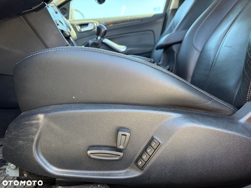 Ford Mondeo 2.0 Ghia X - 18