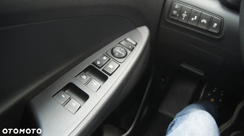 Hyundai Tucson blue 1.6 GDi 2WD Navi - 23