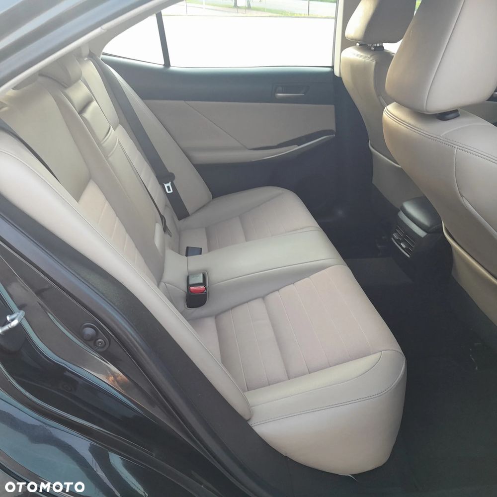 Lexus IS 200t Comfort - 32