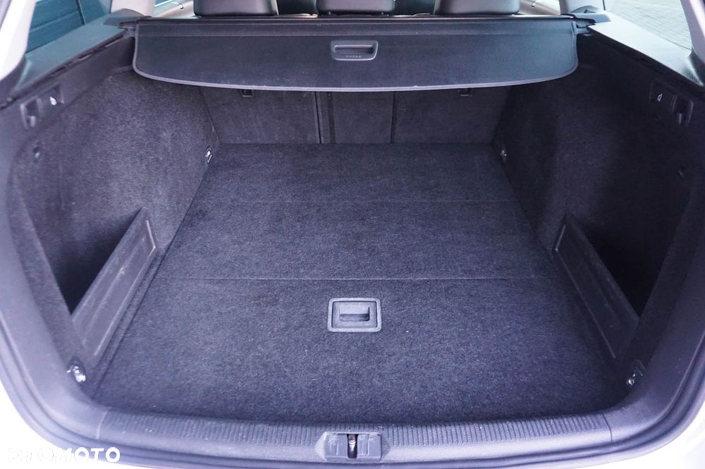 Volkswagen Passat - 26
