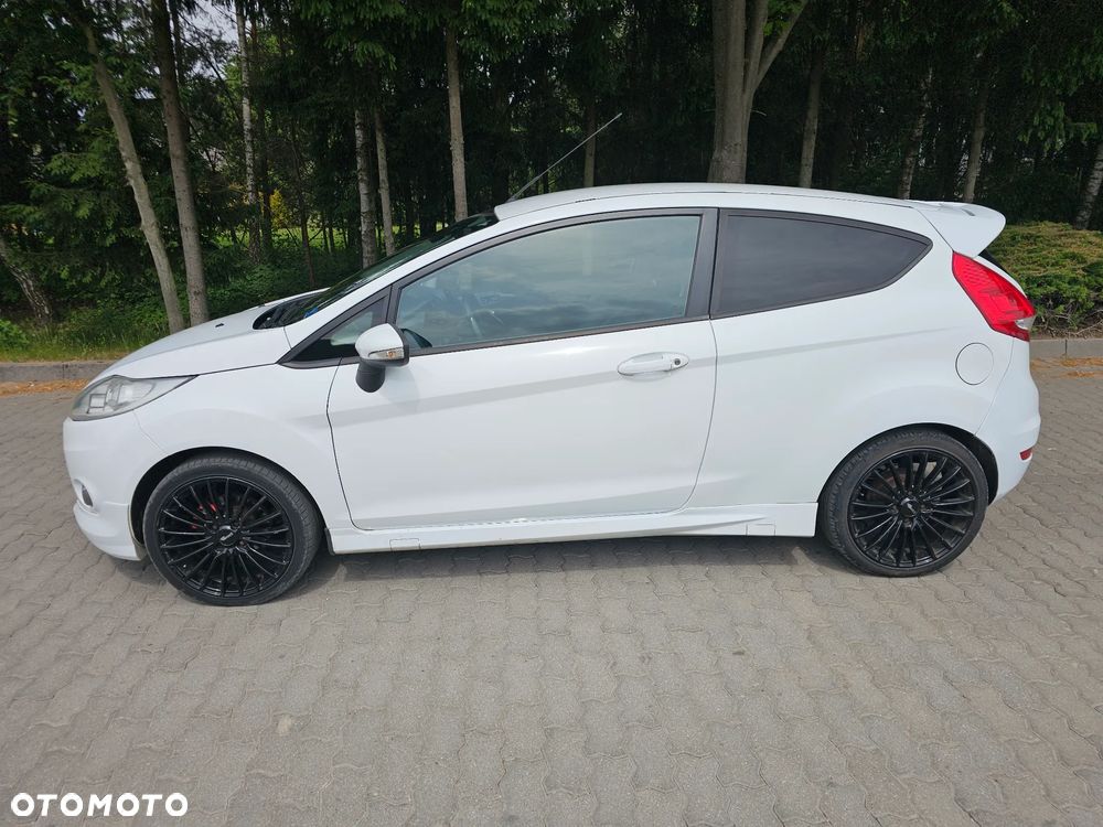 Ford Fiesta 1.6 TDCi Individual - 12