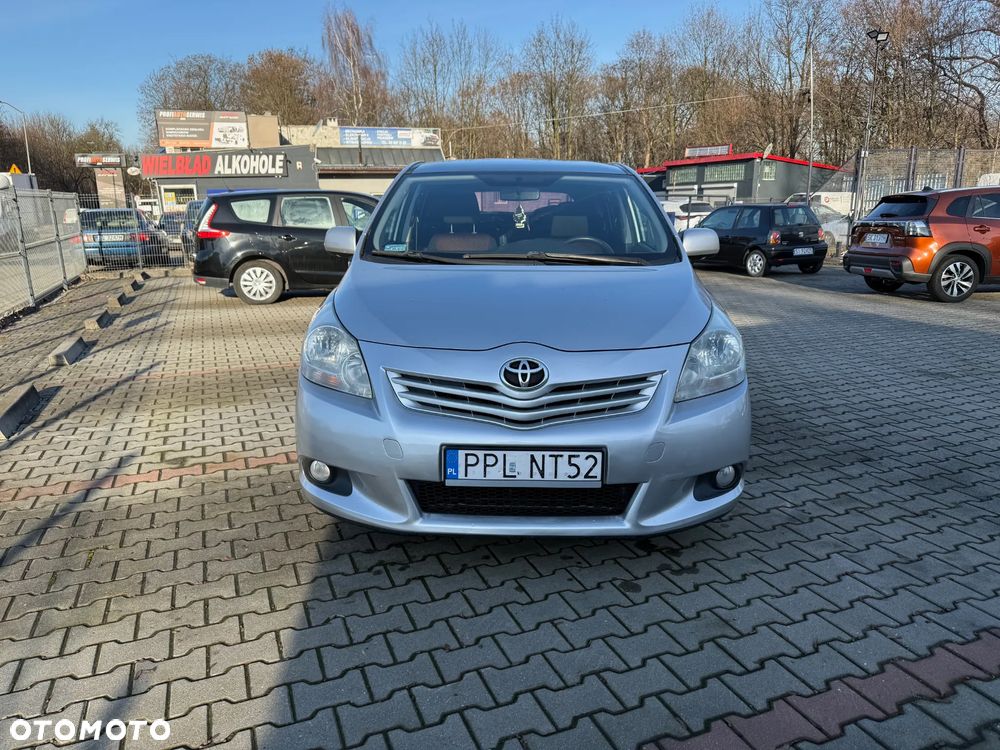 Toyota Verso 2.0 D-4D Sol - 2