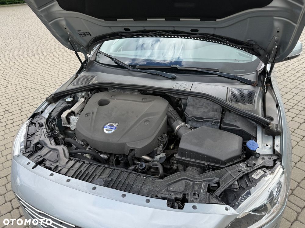Volvo V60 D4 Momentum - 14