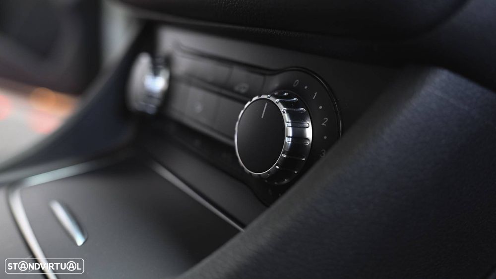 Mercedes-Benz CLA 45 AMG 4Matic Speedshift 7G-DCT - 34